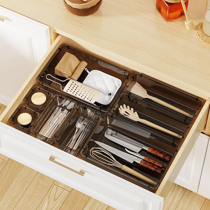 WOWBOX 16 PCS Clear Plastic Drawer Organizer Set, 4 Sizes Desk Drawer