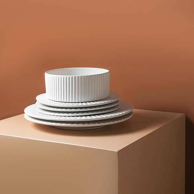 Christian Siriano Lusso 16-Piece Dinnerware Set Stoneware, White