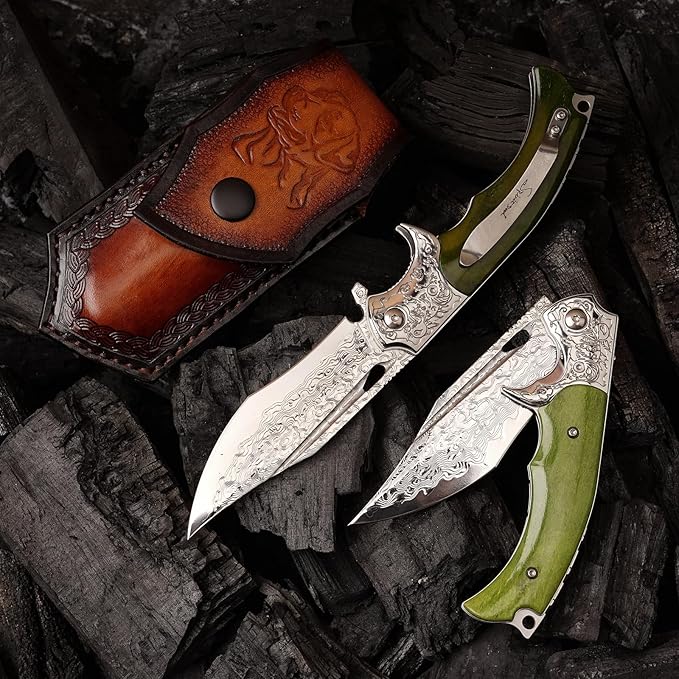 Damascus Steel Folding Knife, 3.6 '' VG10 Sandwich Damascus Steel bone Handle with Pocket Clip, for Camping and Travel EDC